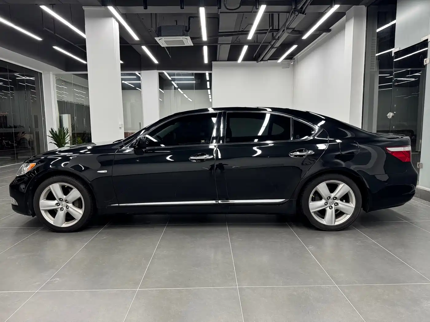 Lexus LS 2006 460L Premium Edition фото 3