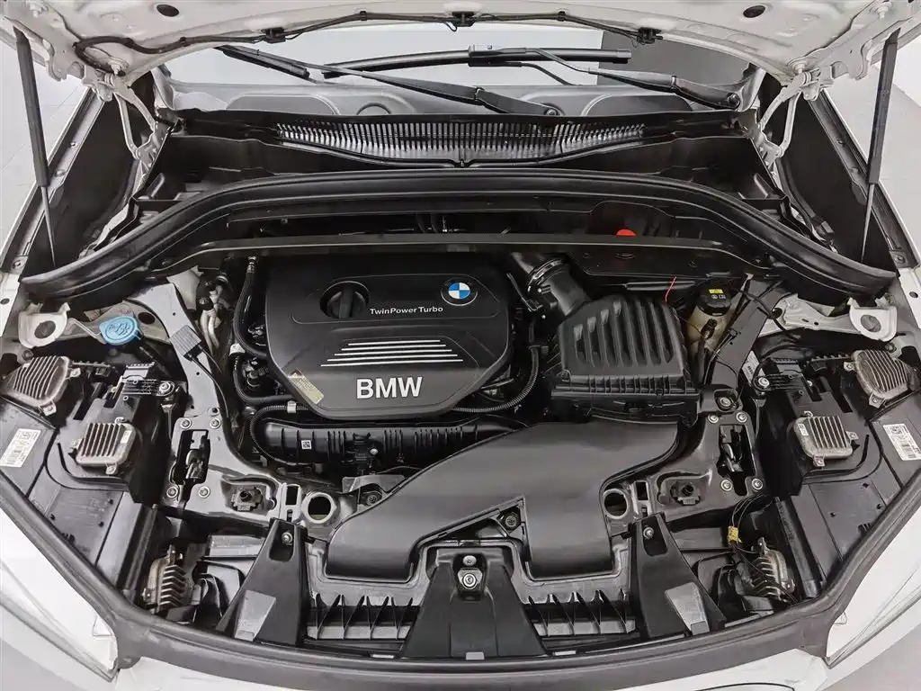 BMW X1 2018 xDrive20Li Premium Model фото 6