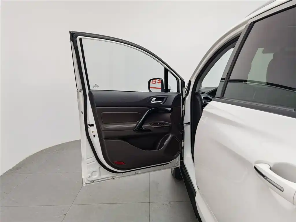 GAC Trumpchi Trumpchi GS4 2016 235T Manual Luxury Edition фото 8