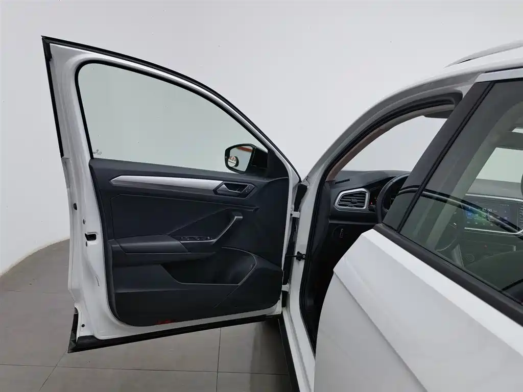 Volkswagen T-ROC 2018 280TSI DSG 2WD Progressive (China V) фото 8