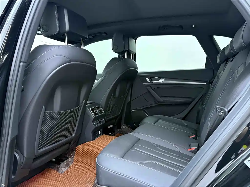 Audi Q5L 2024 Model 40 TFSI Luxury Dynamic фото 18