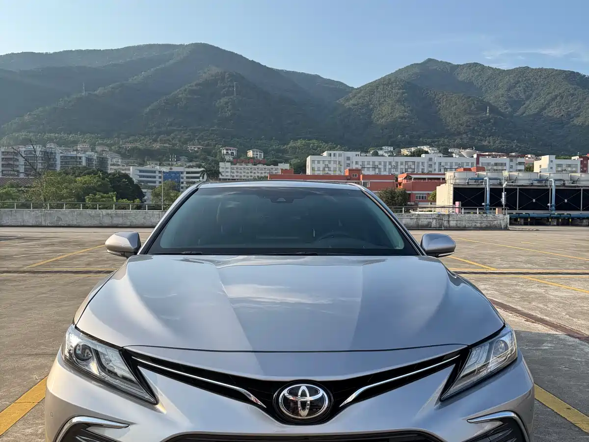 Toyota Camry 2023 2.0G Luxury Edition