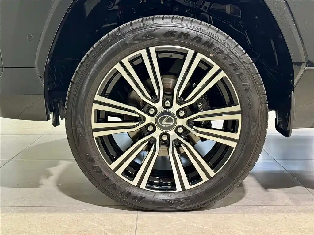 Lexus LX 2025 700h Boundary Edition фото 29