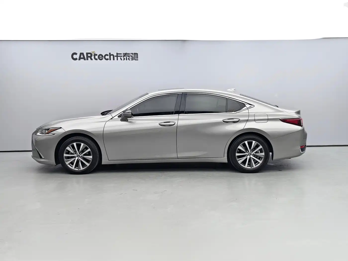 Lexus ES 2020 200 Excellence фото 3