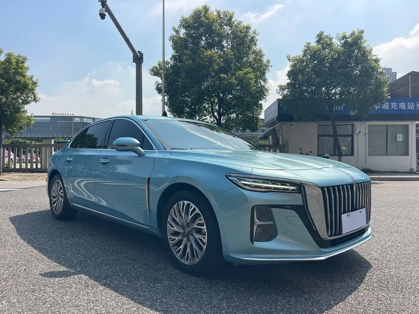 Hongqi H5 2023 2.0T Auto Smart Connect Flag Comfort фото 3
