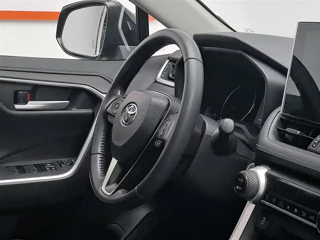 Toyota Wildlander 2022 2.0L CVT FWD Luxury PLUS Edition фото 22