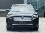Фото 3 - Volkswagen Touareg