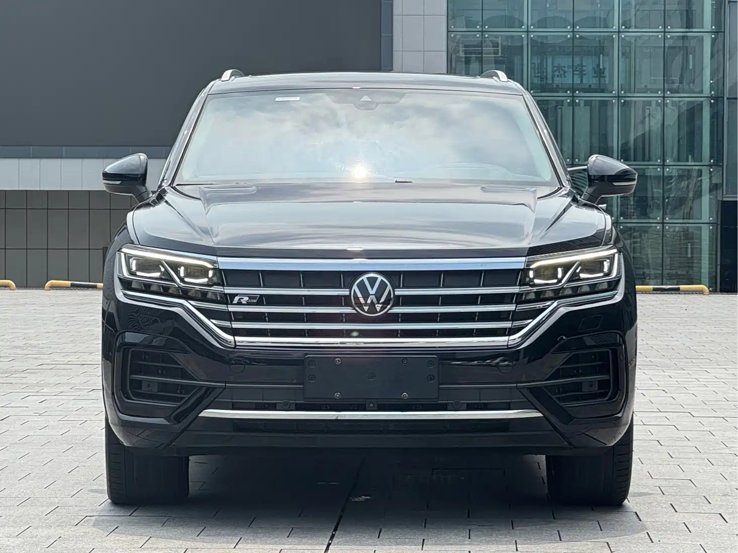Фото 3 - Volkswagen Touareg