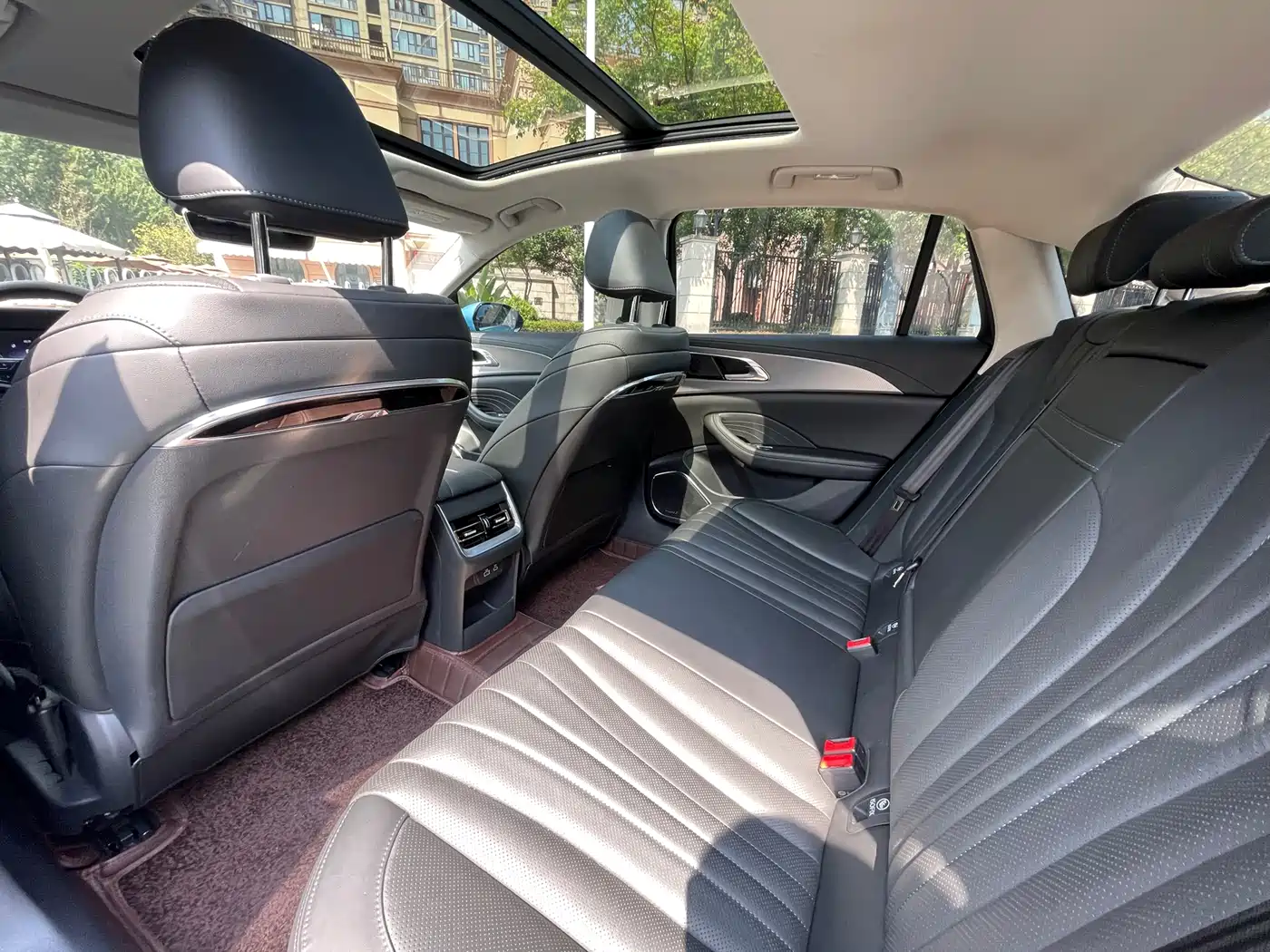 Hongqi H5 2023 2.0T Auto Smart Connect Flag Comfort фото 8