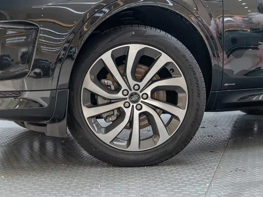 Land Rover Discovery Sport 2022 Model 249PS R-Dynamic SE Performance Tech Edition 5-Seater фото 8