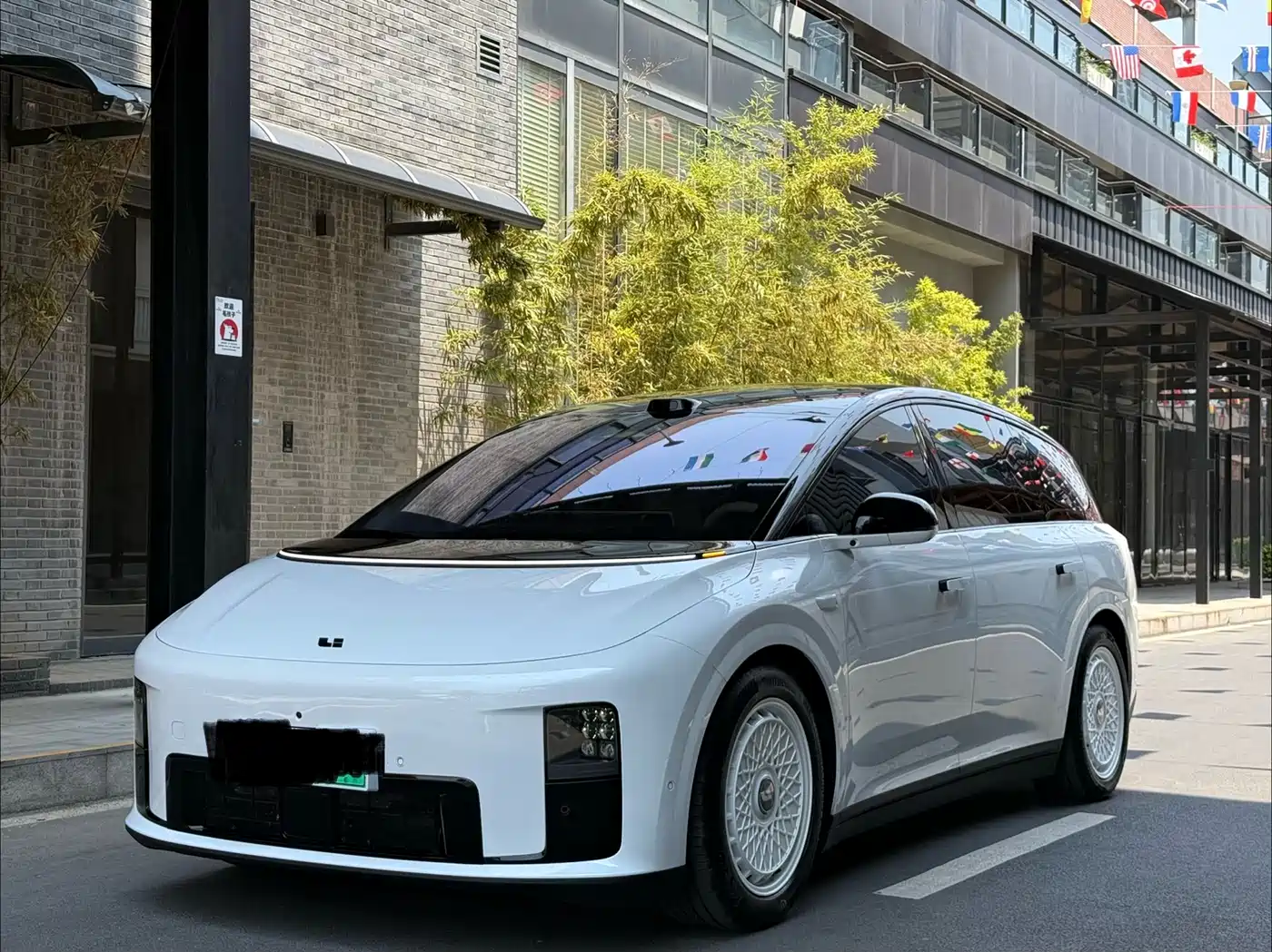 Li Auto Li i8 2025 Standard Edition