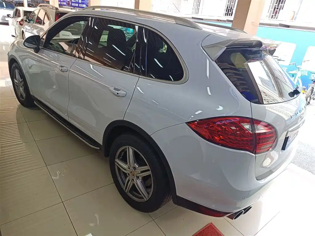 Porsche Cayenne 2014 Cayenne Platinum Edition 3.0T фото 5