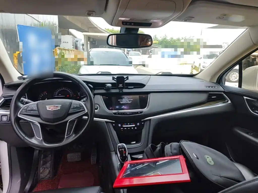 Cadillac XT5 2017 2016 25T Luxury Model