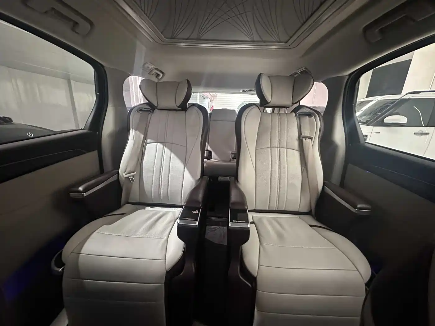 Buick GL8 2023 ES Landmaster Exclusive фото 7