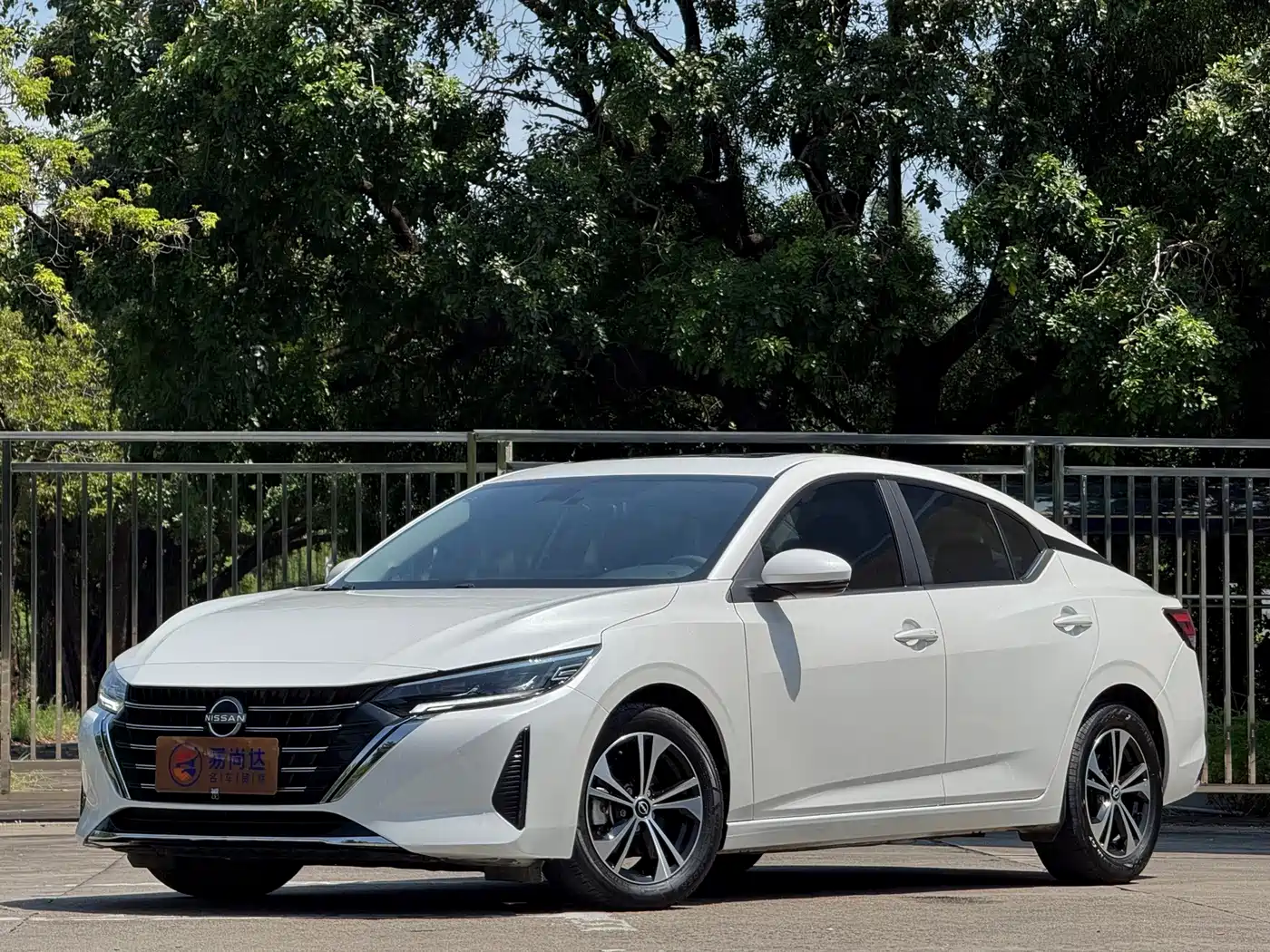 Фото 2 - Nissan Sylphy