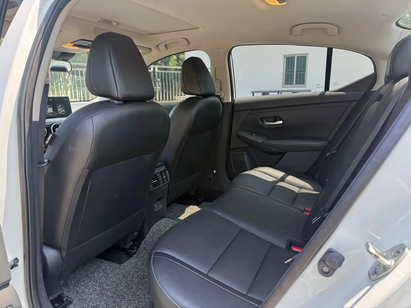 Фото 18 - Nissan Sylphy