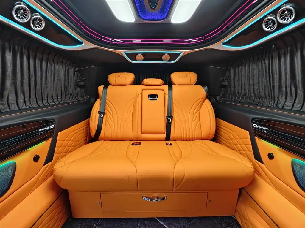 Mercedes-Benz Vito 2024 2.0T Business 8-Seater фото 28