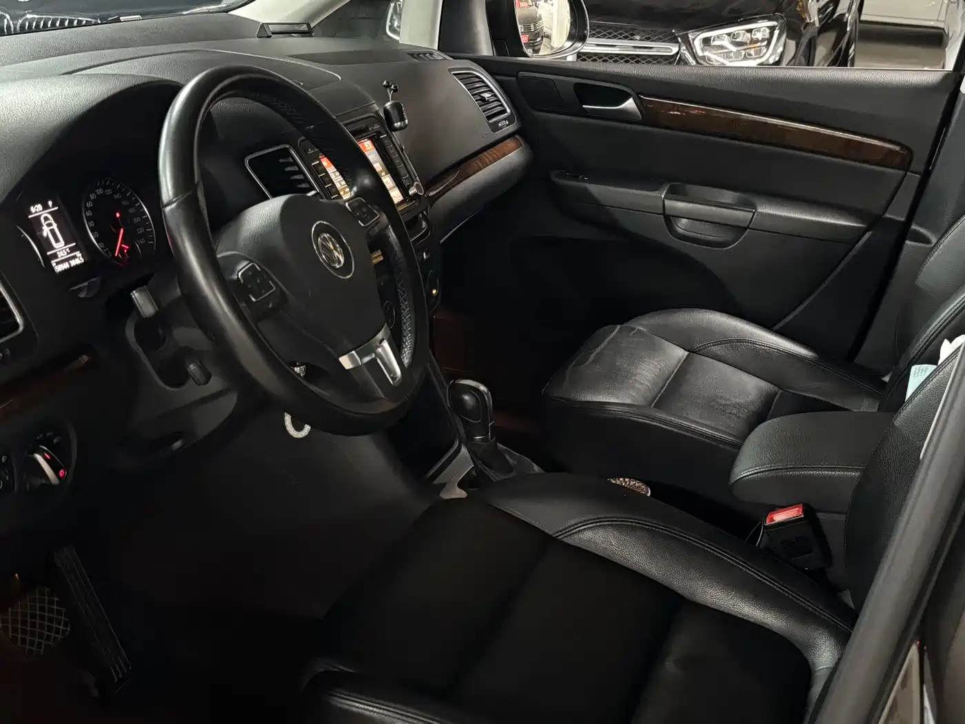 Volkswagen Sharan 2015 1.8TSI Comfort фото 7