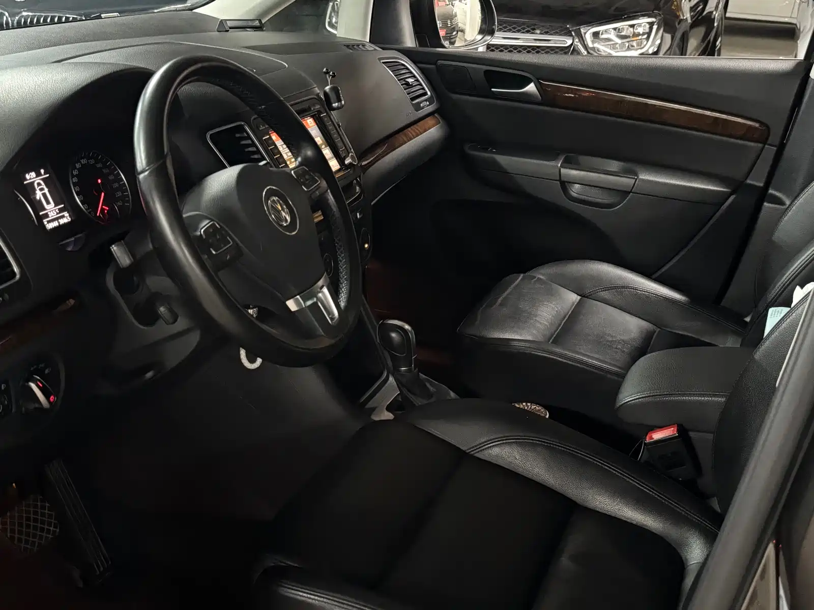 Фото 7 - Volkswagen Sharan