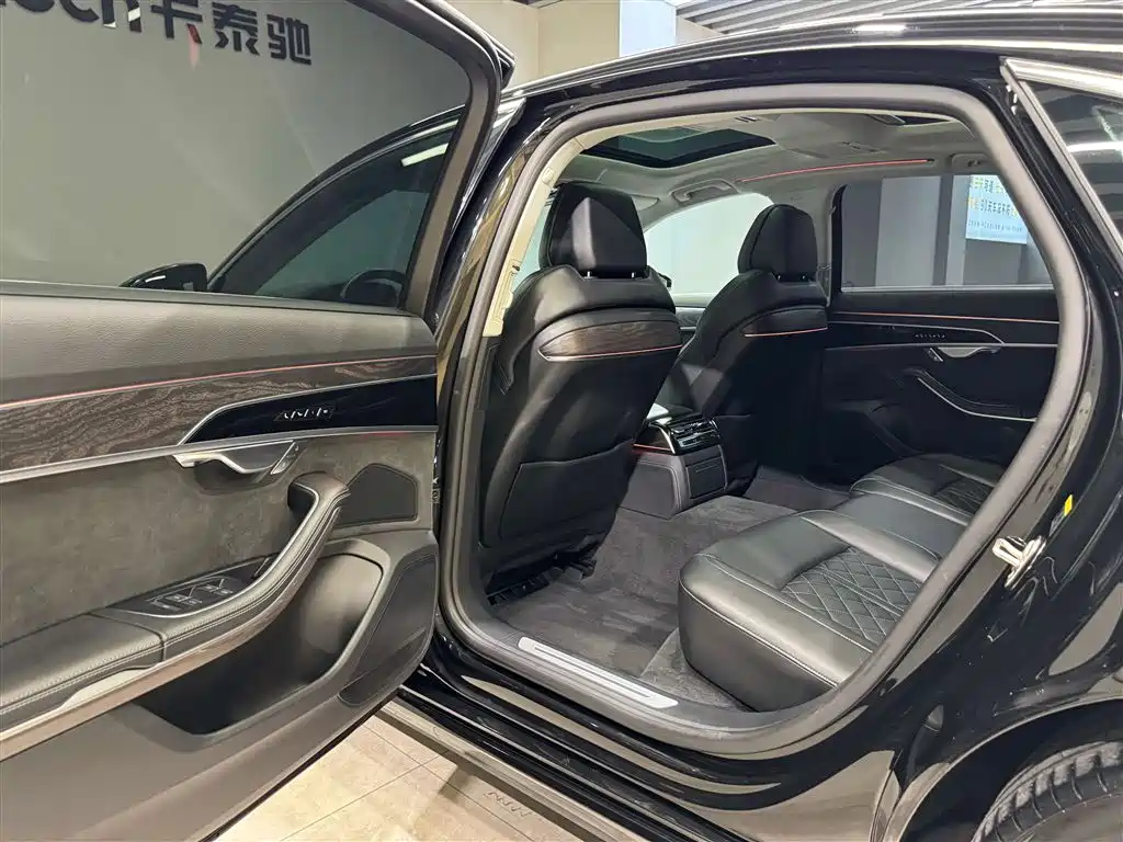 Audi A8 2023 A8L 50 TFSI quattro Exclusive фото 19