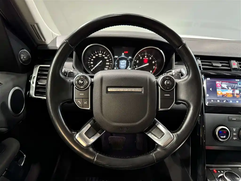 Land Rover Discovery 2018 3.0 SC V6 SE фото 16