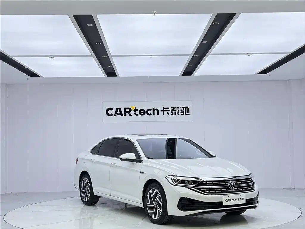 Volkswagen Sagitar 2023 300TSI DSG Surpassing Edition фото 2