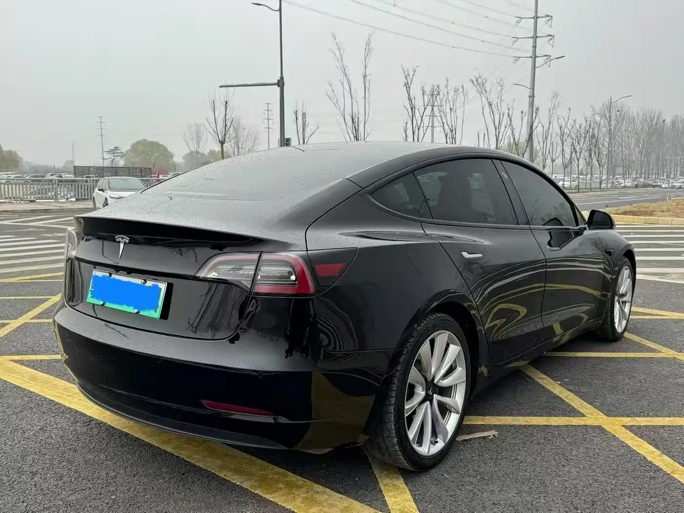 TESLA MODEL 3