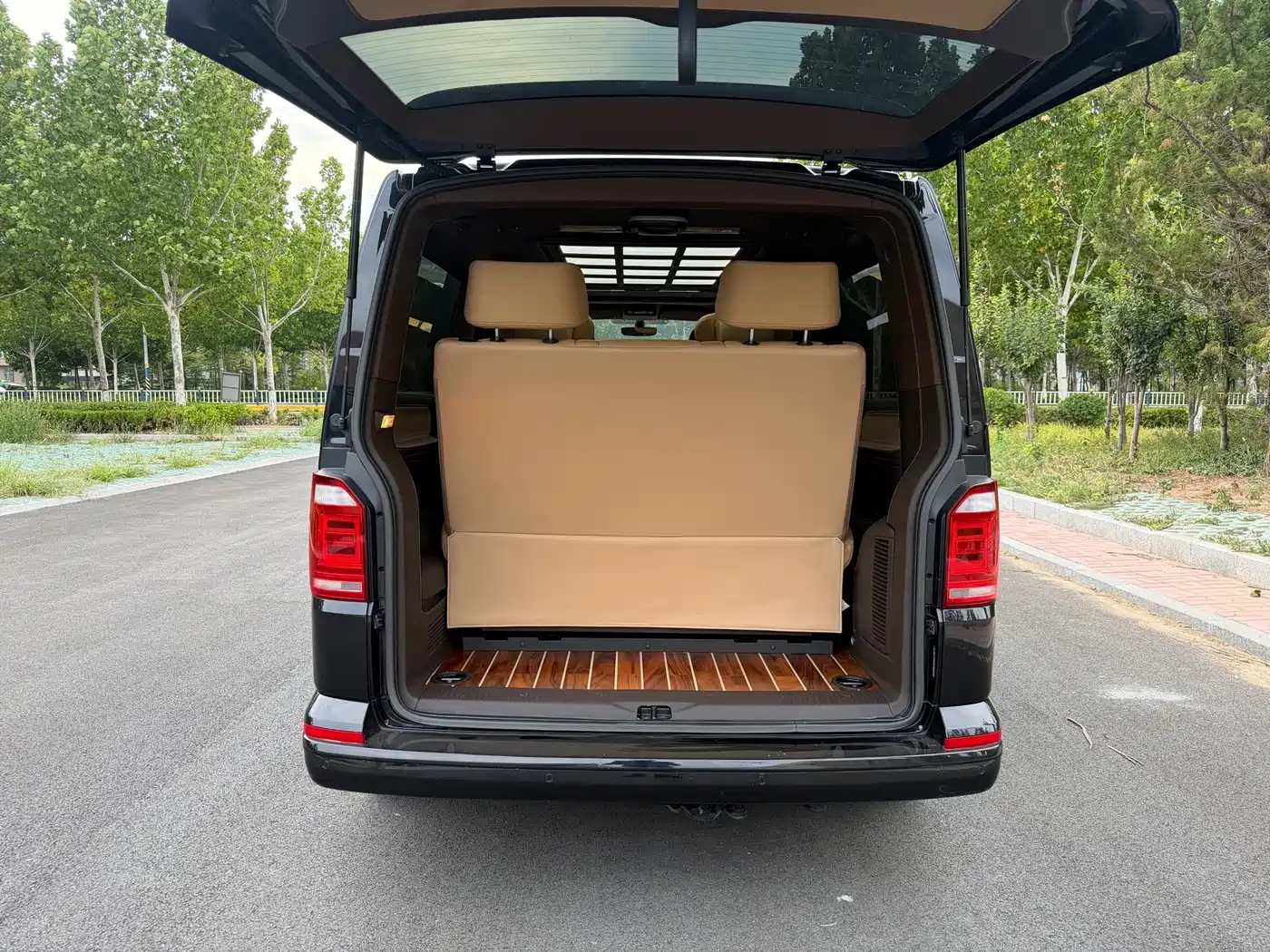 Volkswagen Caravelle 2018 2018 2.0TSI 4WD Luxury Edition 7-Seater