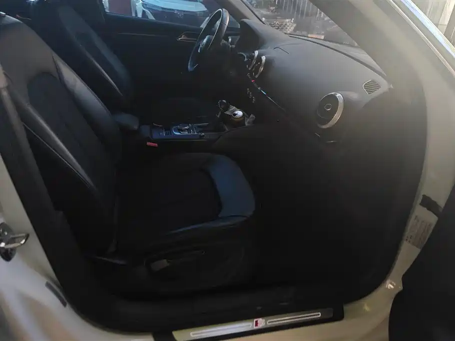 Audi A3 2017 Sportback 35 TFSI Progressive фото 8