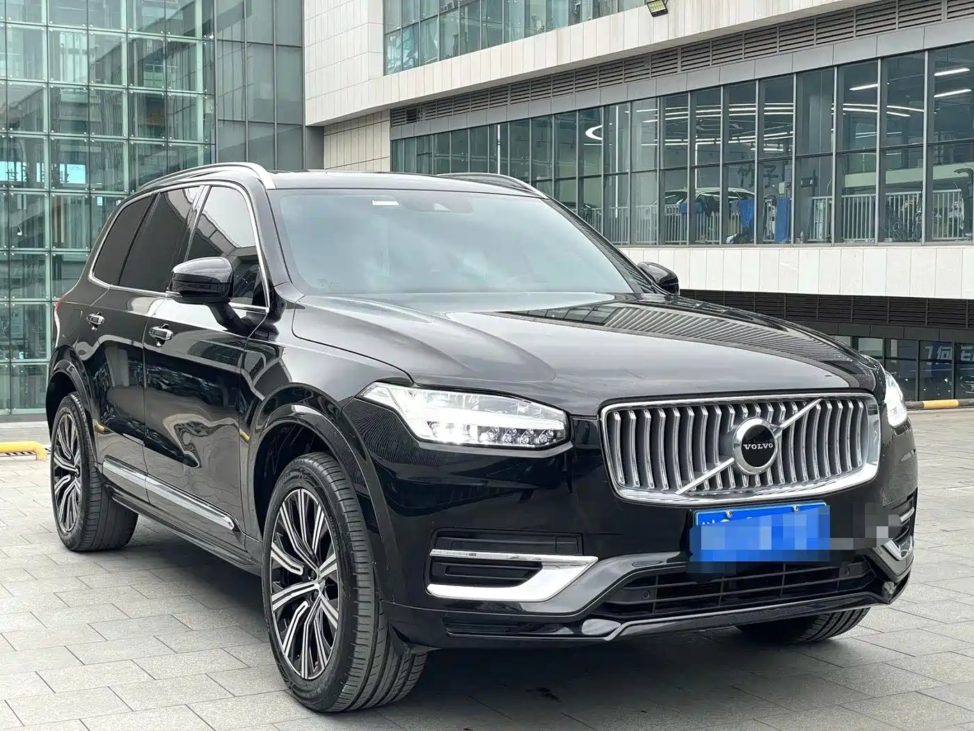 VOLVO XC90