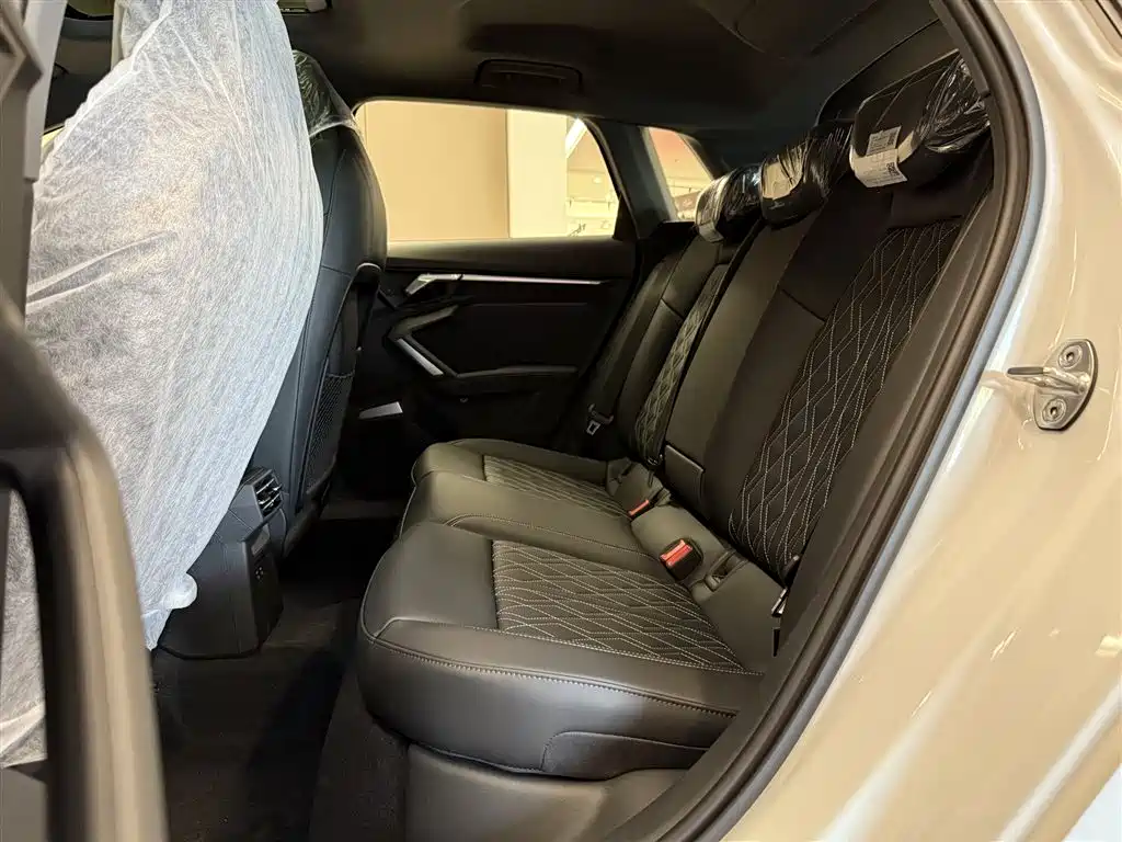 Audi A3 2025 Sportback 35TFSI Flying Premium фото 19