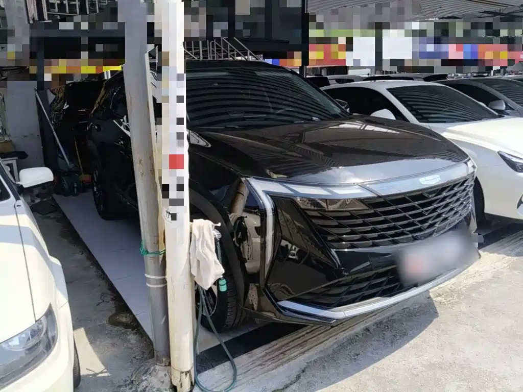 Фото 4 - Geely Boyue L