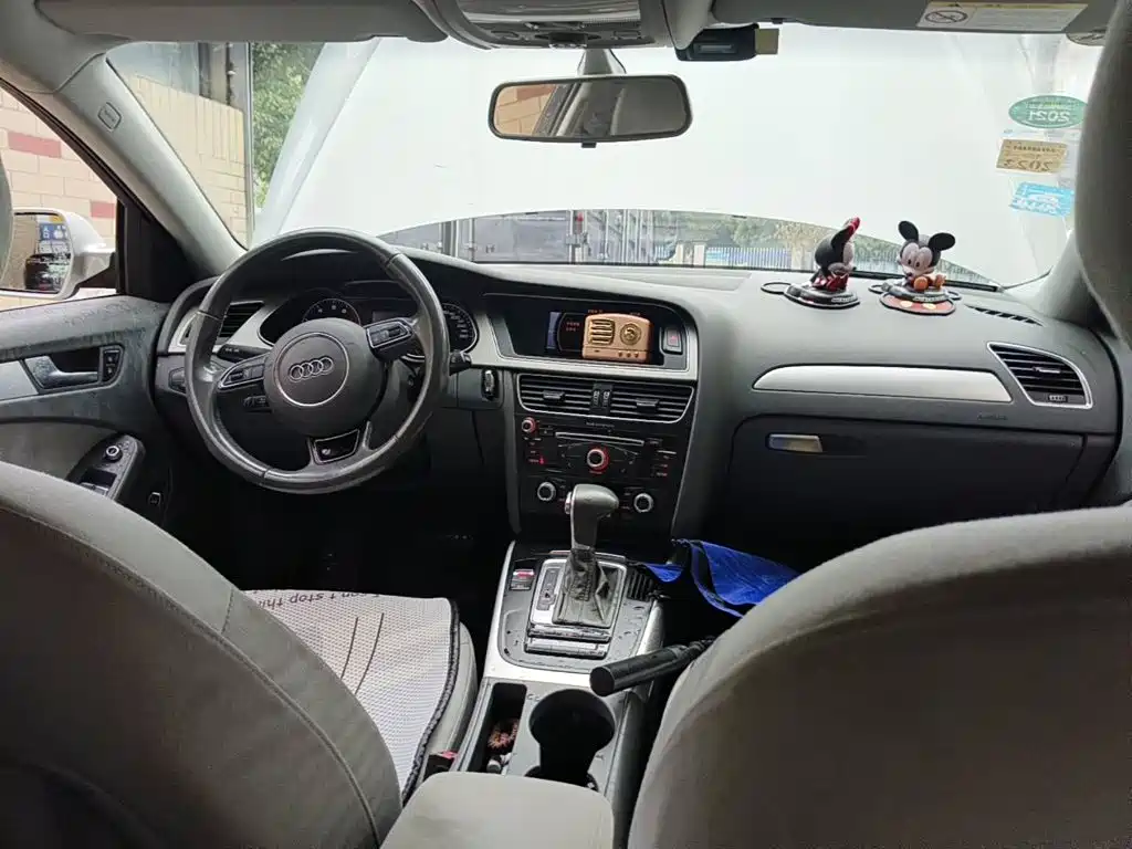 Photo 12 - Audi A4L