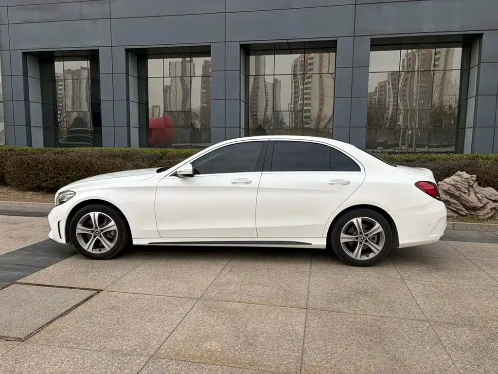 Mercedes-Benz C-Class 2019 Facelift C 260 L Sport фото 4
