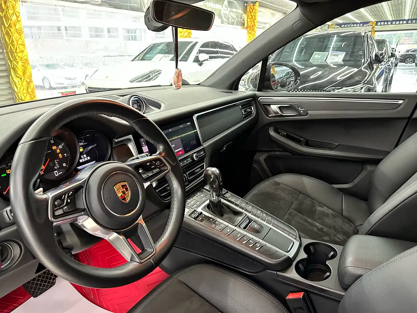 Porsche Macan 2018 Macan 2.0T фото 19