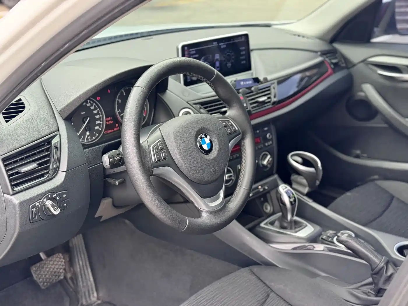 BMW X1 2015 Model sDrive18i Fashion Advanced Edition фото 5