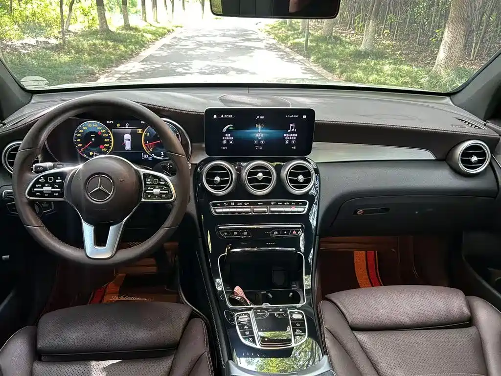 MERCEDES-BENZ GLC