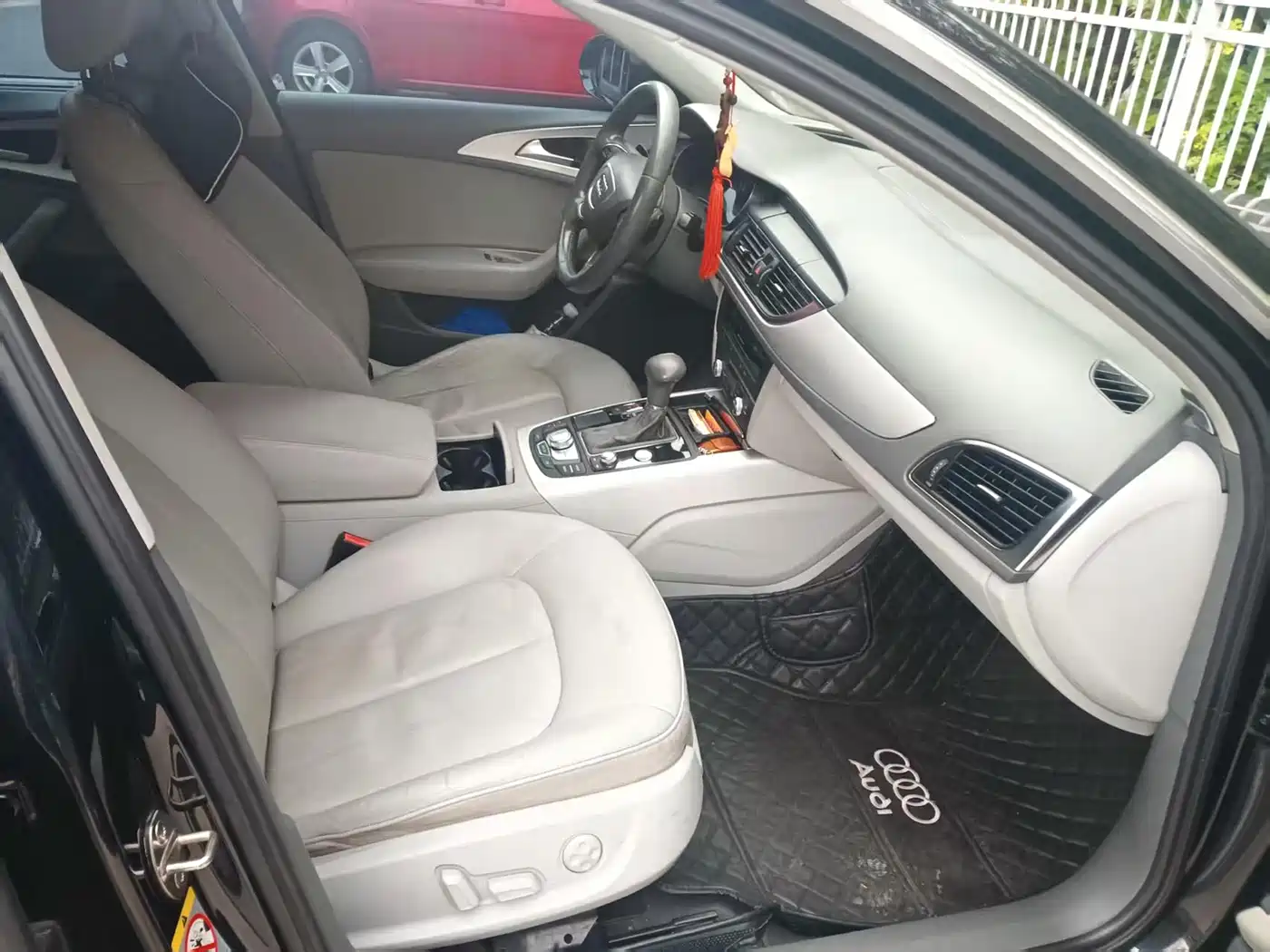 Фото 6 - Audi A6L