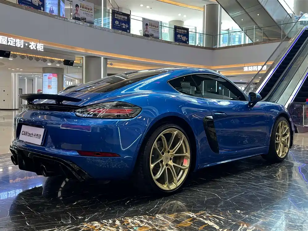 Porsche 718 2018 Cayman 2.0T фото 37