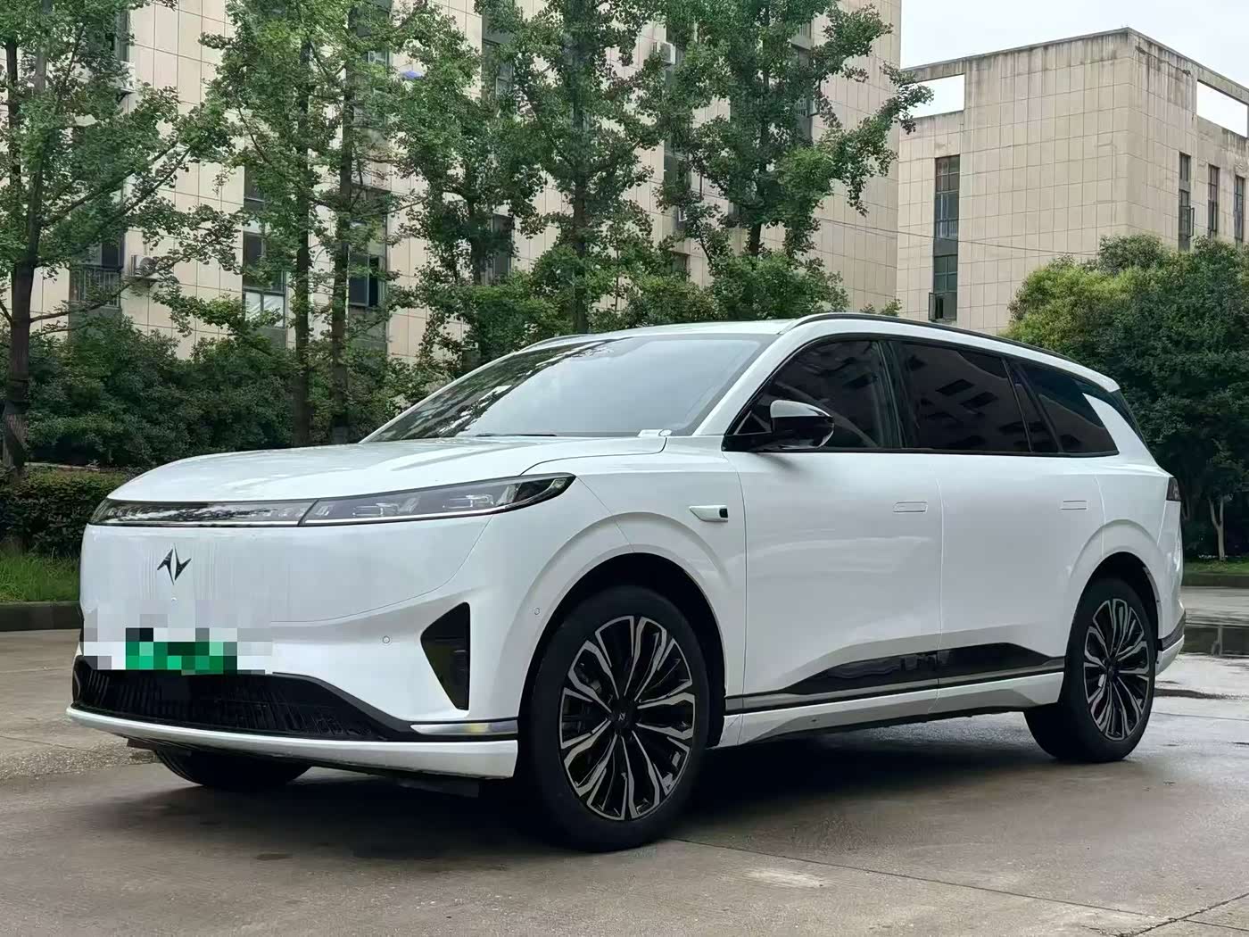 Dongfeng Yipai eπ008