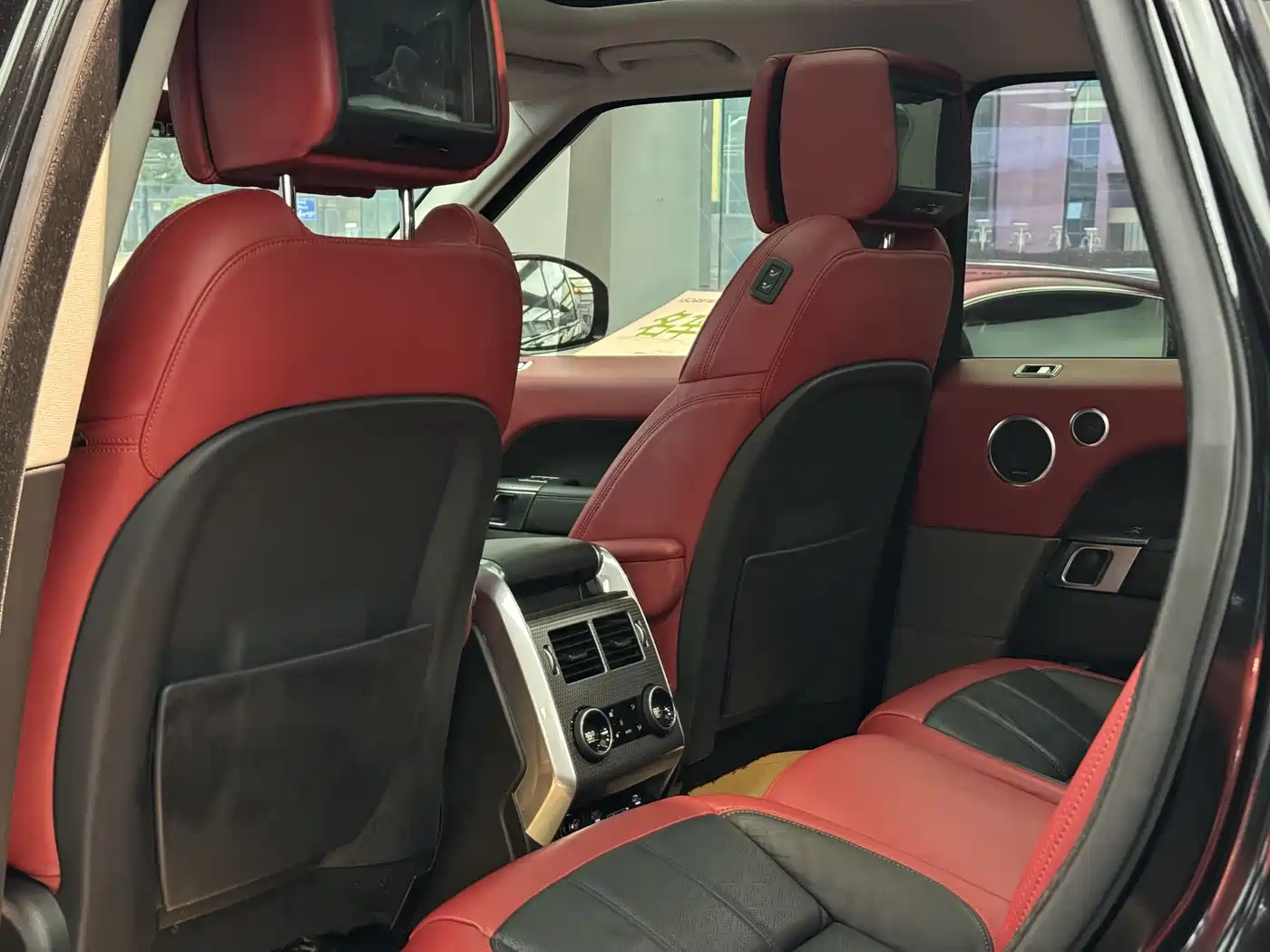 Land Rover Range Rover Sport 2021 3.0 L6 Gloss Black Edition фото 17