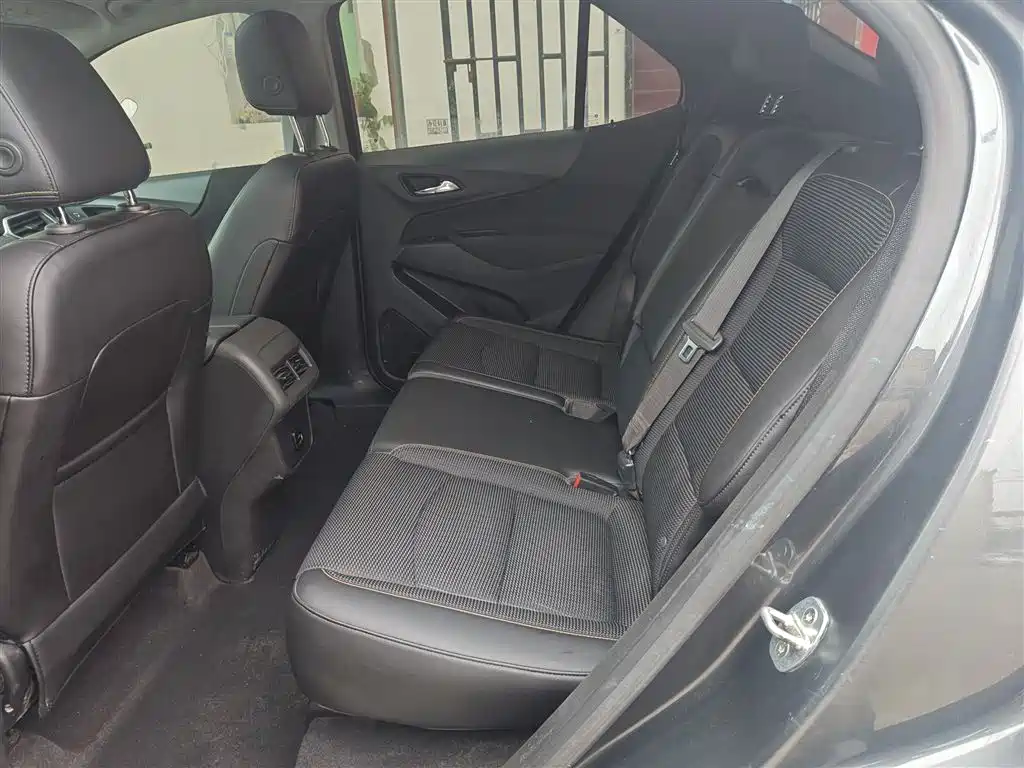 Chevrolet Equinox 2018 535T Automatic Frontier Edition фото 17