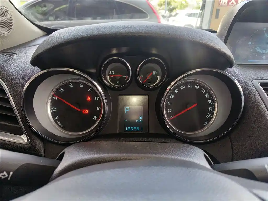 Buick Encore 2015 1.4T Automatic 2WD Urban Elite фото 12