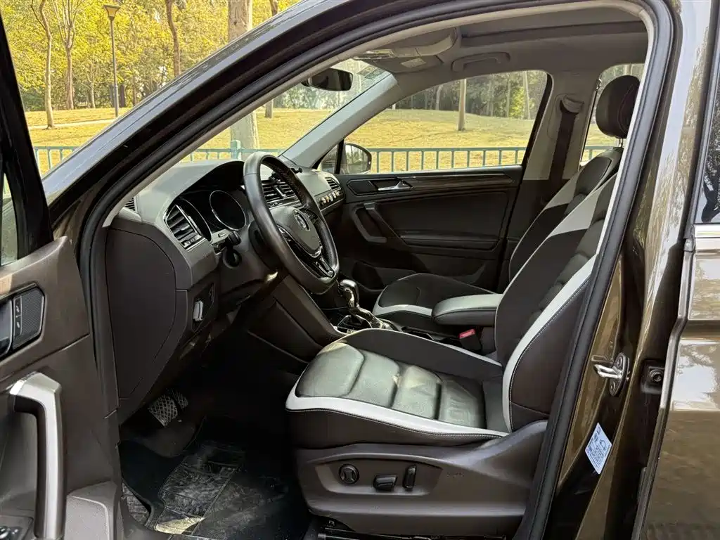 Volkswagen Tiguan L 2017 330TSI Automatic 2WD Luxury Edition фото 11
