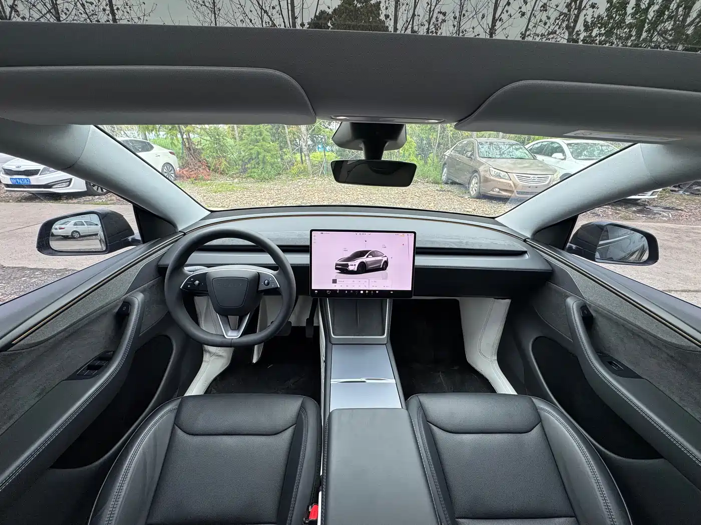 TESLA MODEL Y