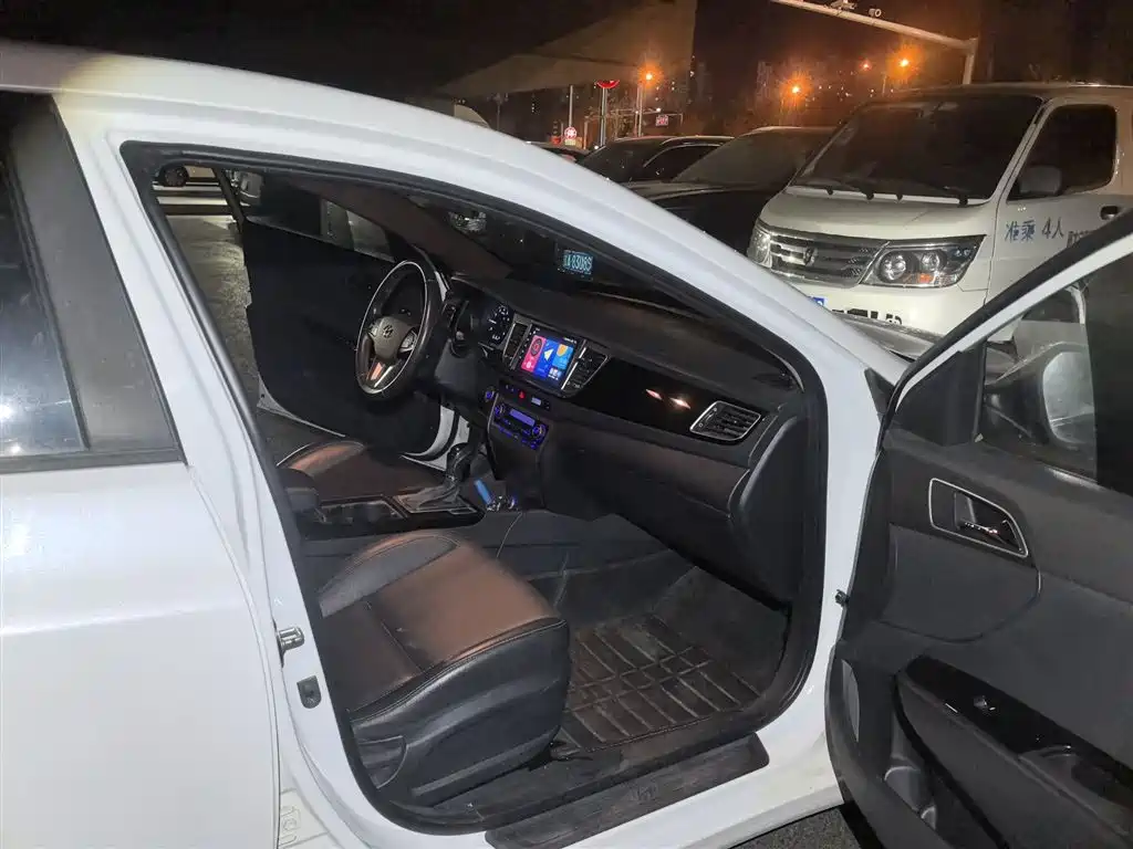 Hyundai Mistra 2014 1.8L Auto Premium DLX фото 20