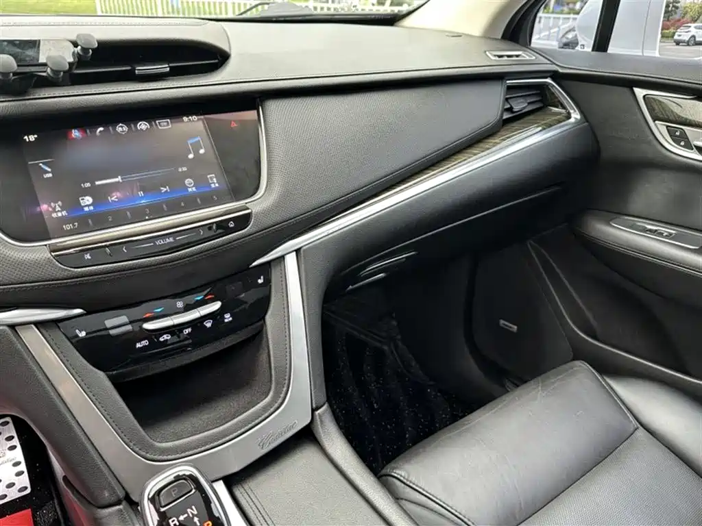 Cadillac XT5 2017 Anniversary Edition 28T 4WD Luxury фото 6