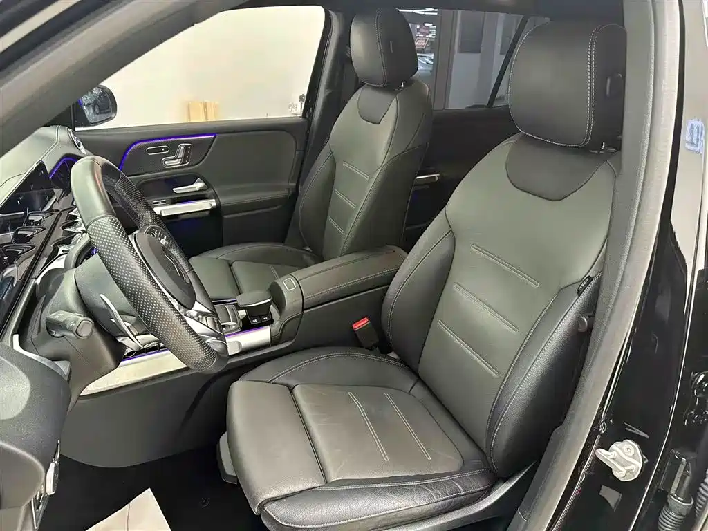 MERCEDES-BENZ GLB AMG