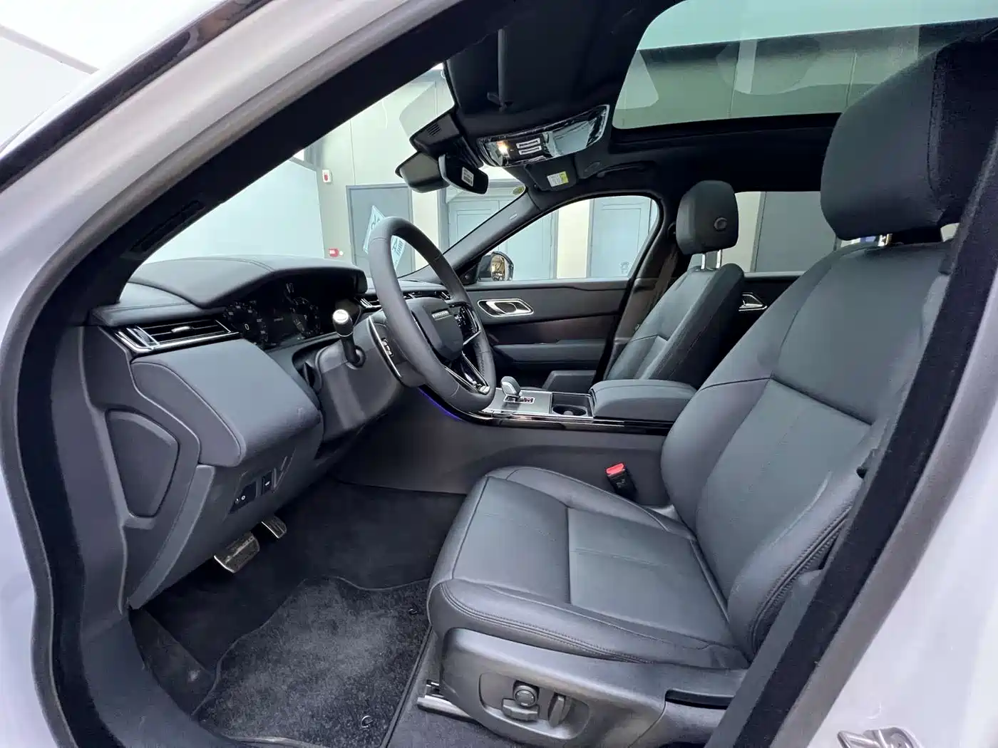 Land Rover Range Rover Velar 2026 Model 250PS Dynamic SE фото 10