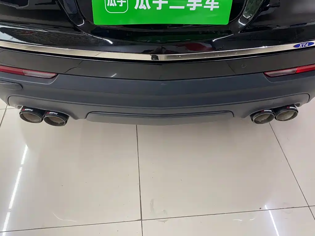 CADILLAC XT4